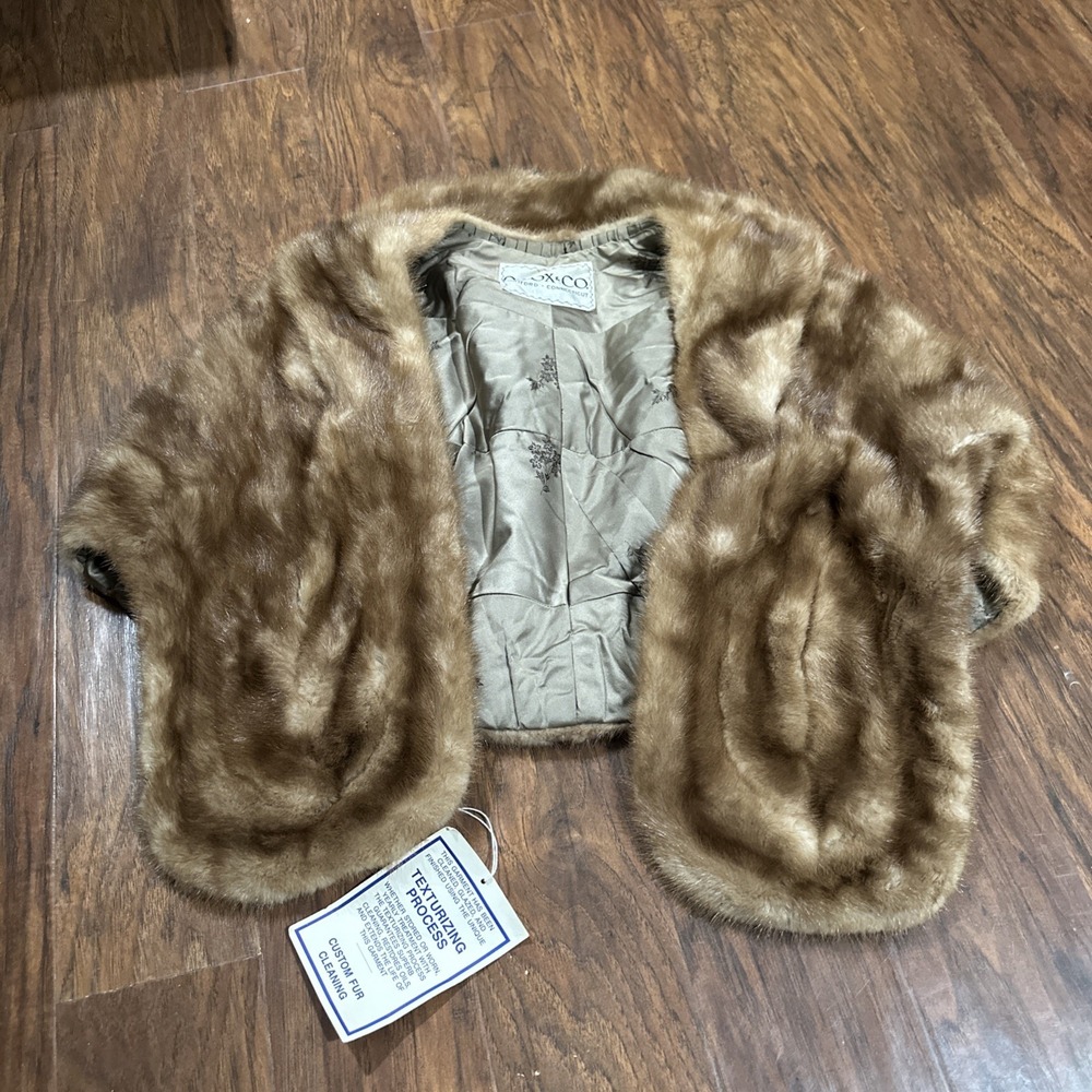 Vintage G Fox & Co Hartford Connecticut Collared  Mink Stole Cape Excellent Cond